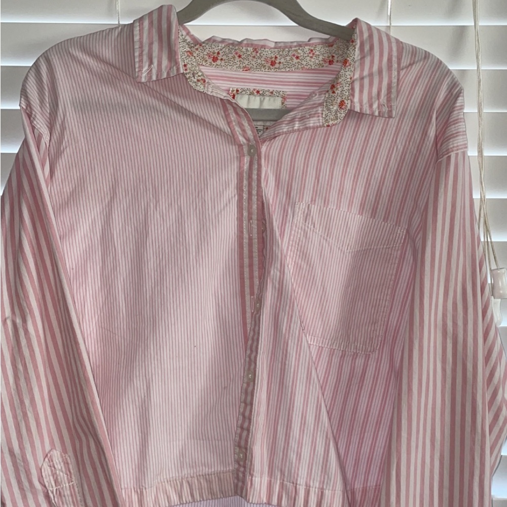 American Eagle Button Up